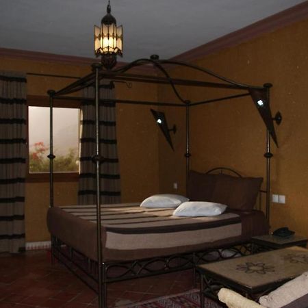 Click Excursions Tafraoute Hotel Taddart Buitenkant foto