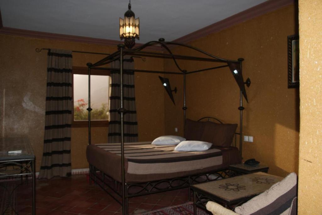 Click Excursions Tafraoute Hotel Taddart Buitenkant foto
